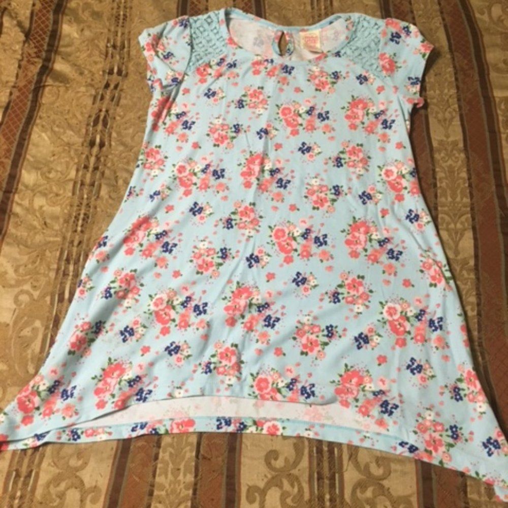 Girl's Junior Faded Glory Top--Light Blue Floral
